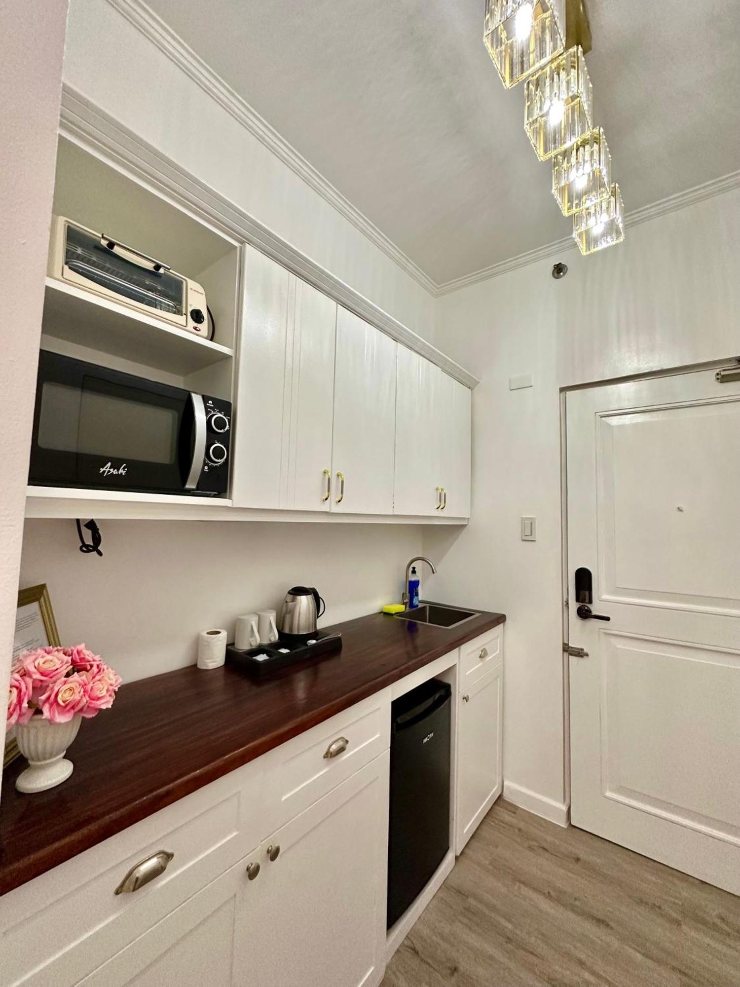 Studio Two Condominium, Alabang - Gold Fiber Wi-Fi -Netflix Ready Muntinlupa City Eksteriør bilde